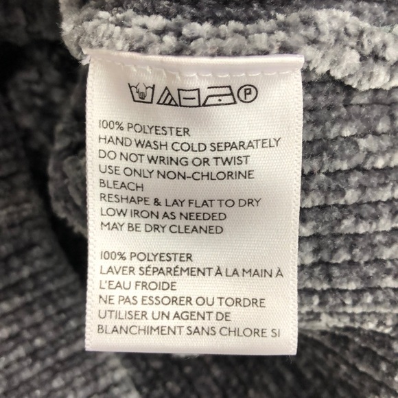 SOLD Urban Outfitters Gray Cropped Sweater - Picture 5 of 6